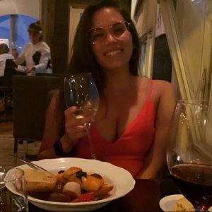 Meet your Posher, Sarah-lee